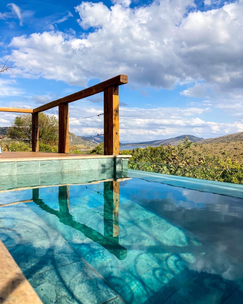 Suíte principal iluminada